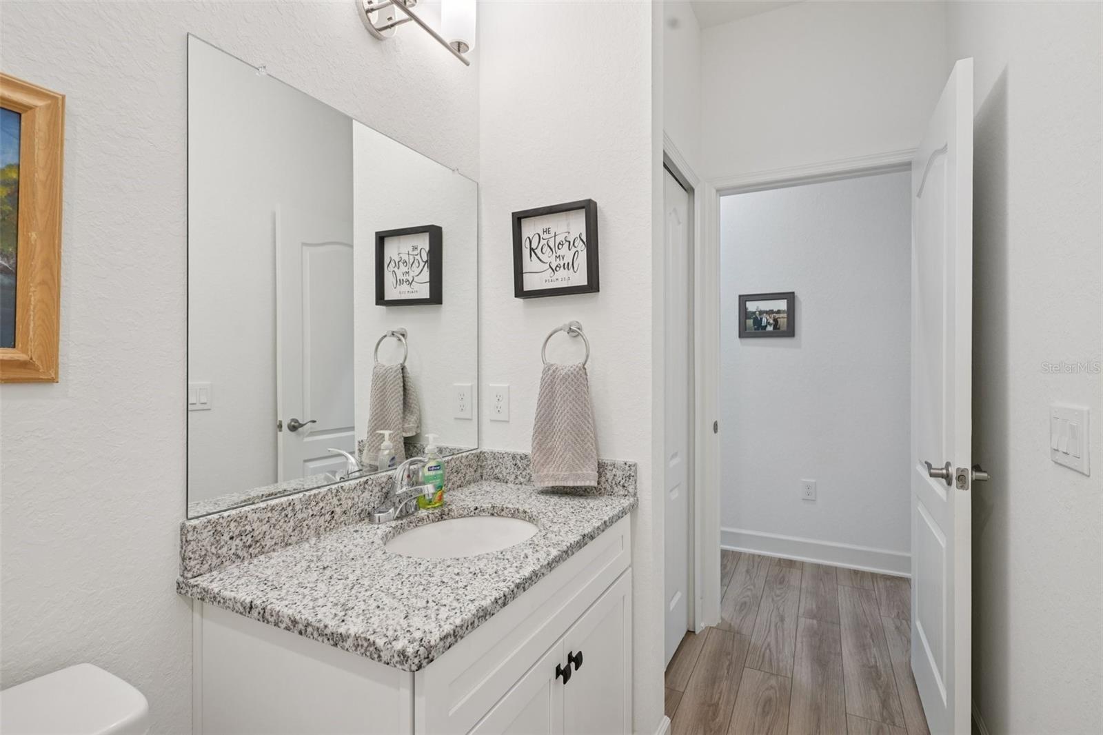 Image 28 of 59 For 1047 Woodland Oaks Drive