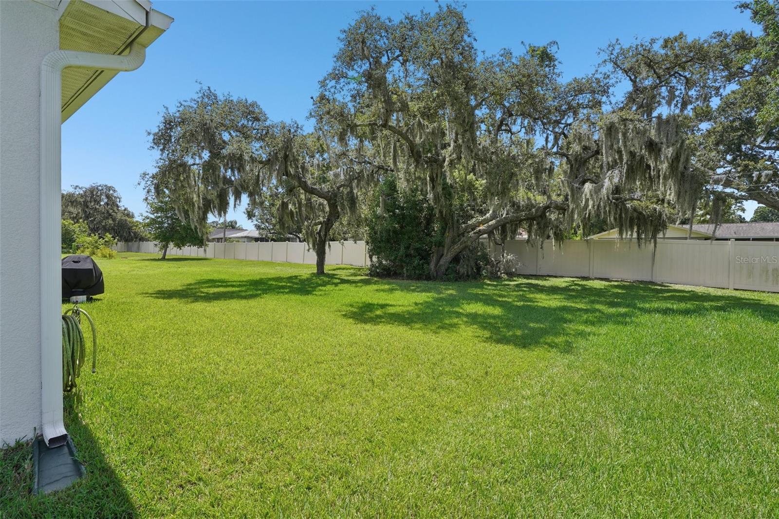 Image 37 of 59 For 1047 Woodland Oaks Drive