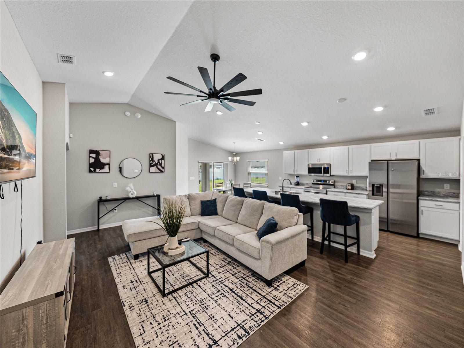 Image 8 of 55 For 721 Daphne Drive