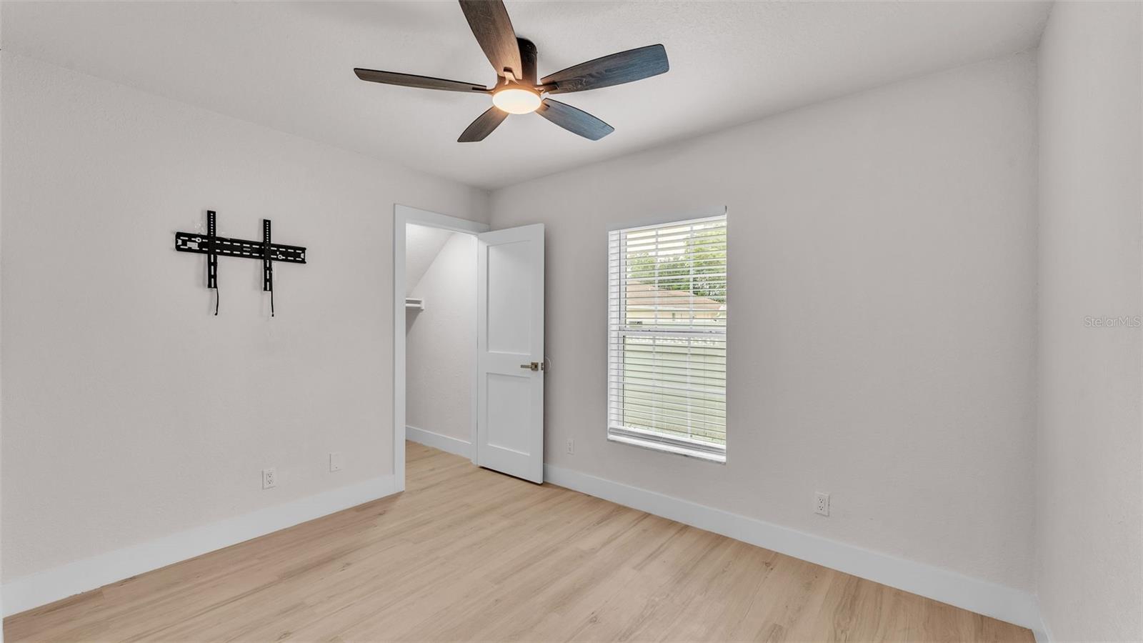 Image 8 of 52 For 6246 Arthur Avenue