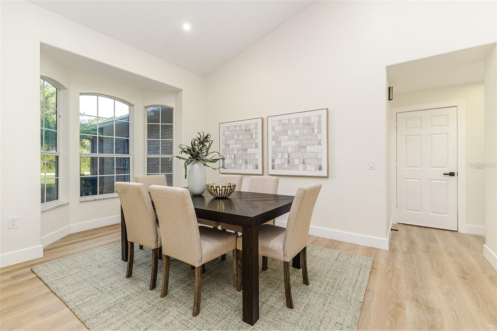 Image 14 of 70 For 2666 Winnemissett Oaks Drive