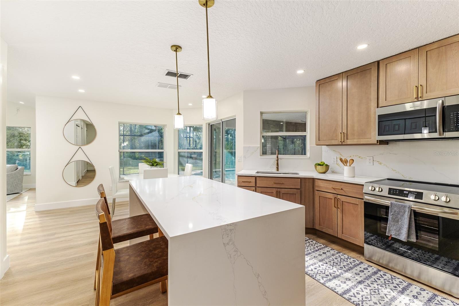 Image 16 of 70 For 2666 Winnemissett Oaks Drive