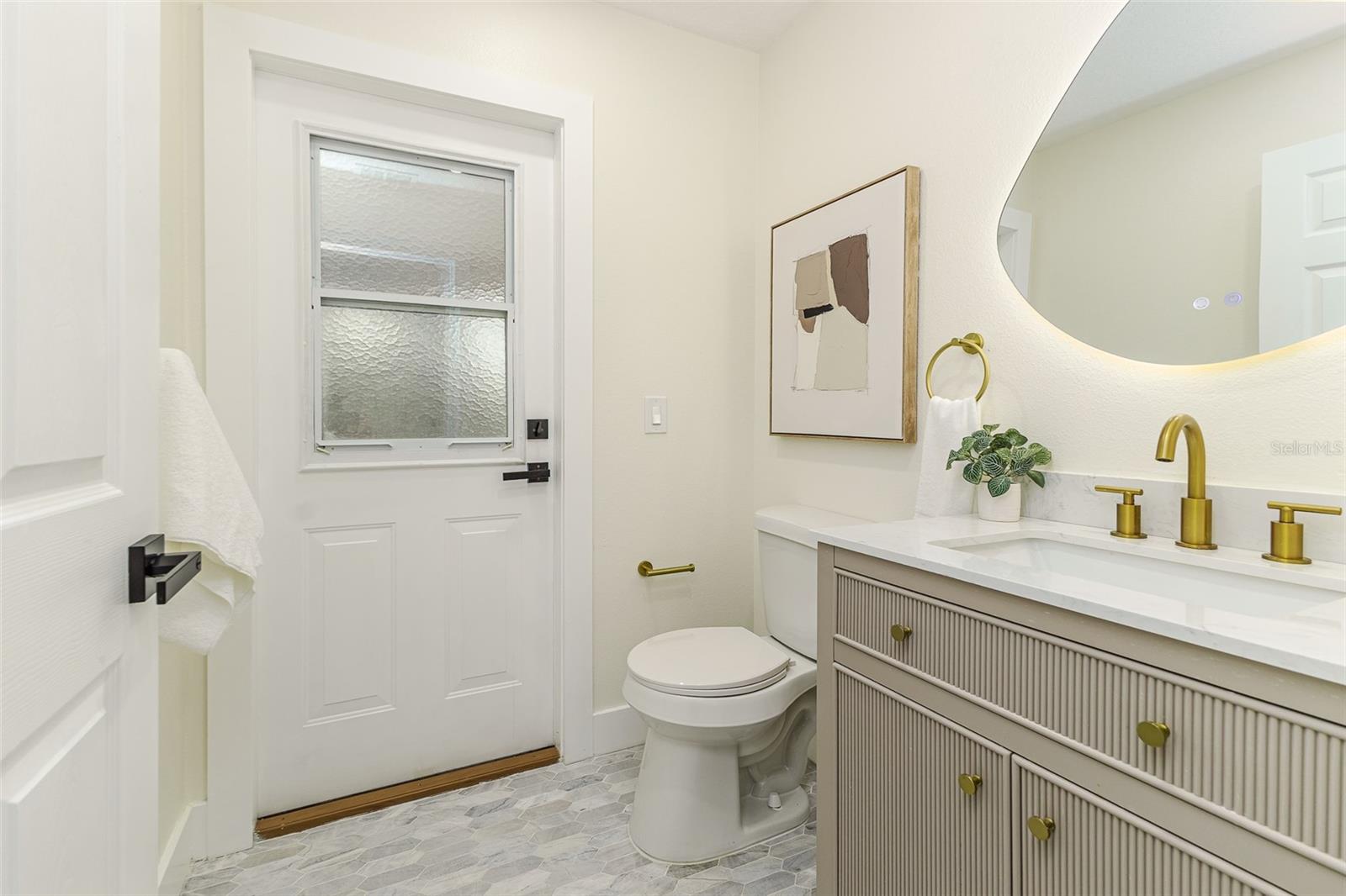 Image 36 of 70 For 2666 Winnemissett Oaks Drive