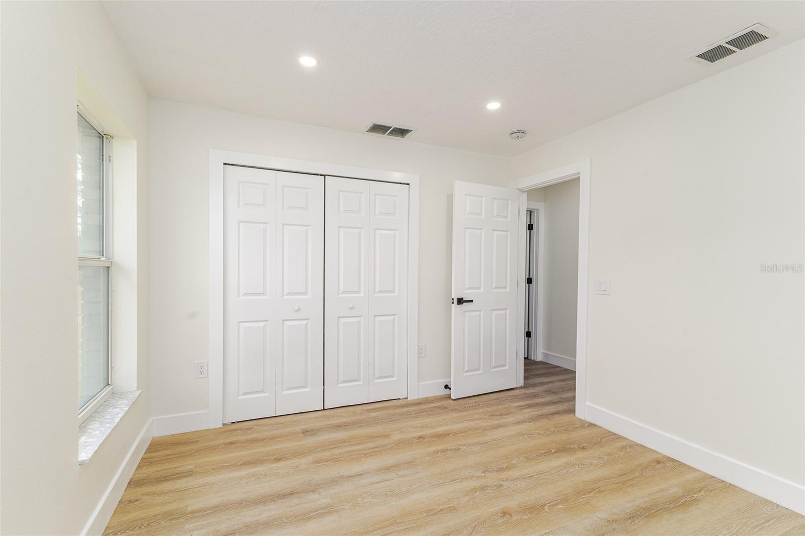 Image 50 of 70 For 2666 Winnemissett Oaks Drive