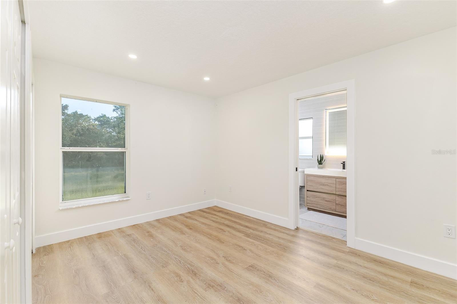 Image 56 of 70 For 2666 Winnemissett Oaks Drive