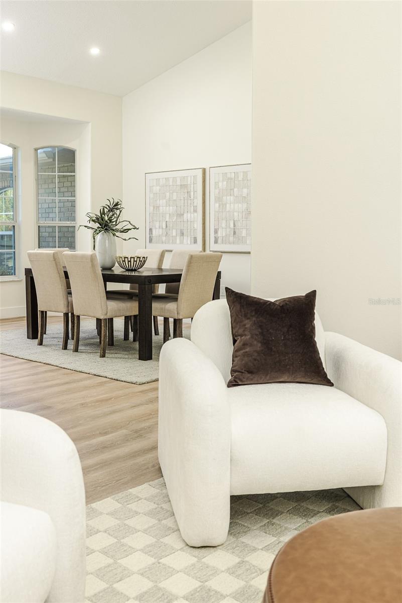 Image 9 of 70 For 2666 Winnemissett Oaks Drive