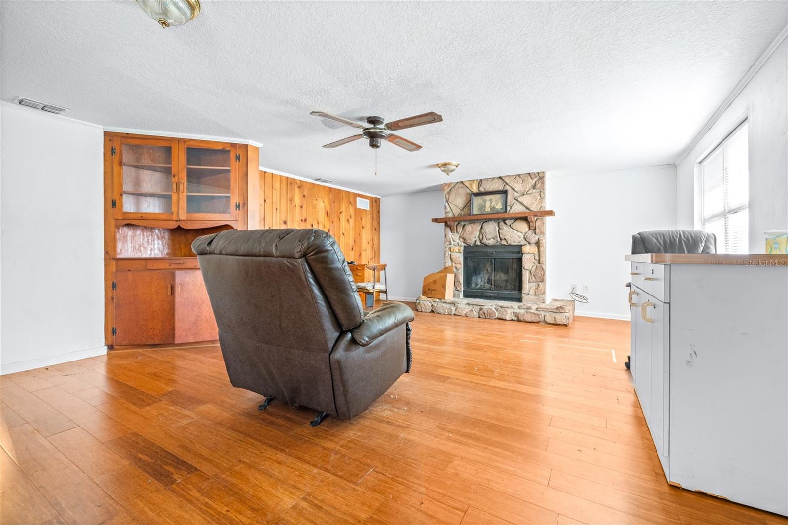 Image 2 of 32 For 1331 33rd St Nw