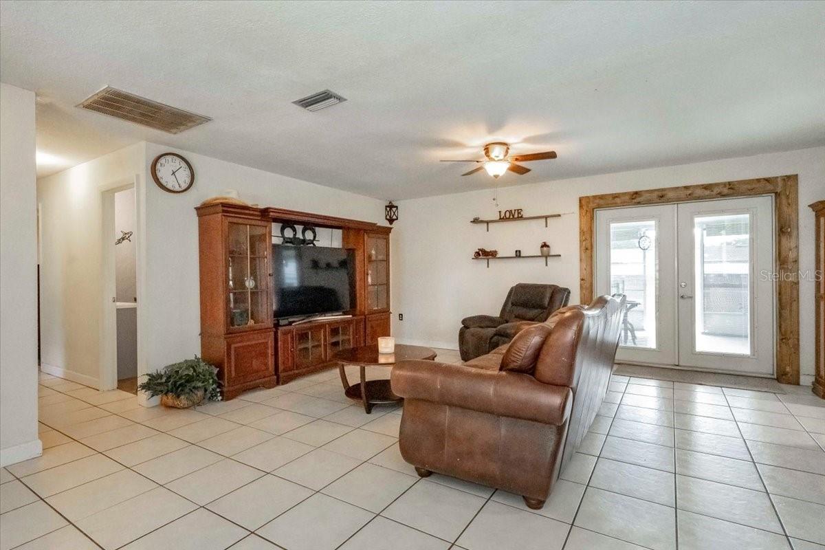 Image 9 of 44 For 3140 Peacock Lane
