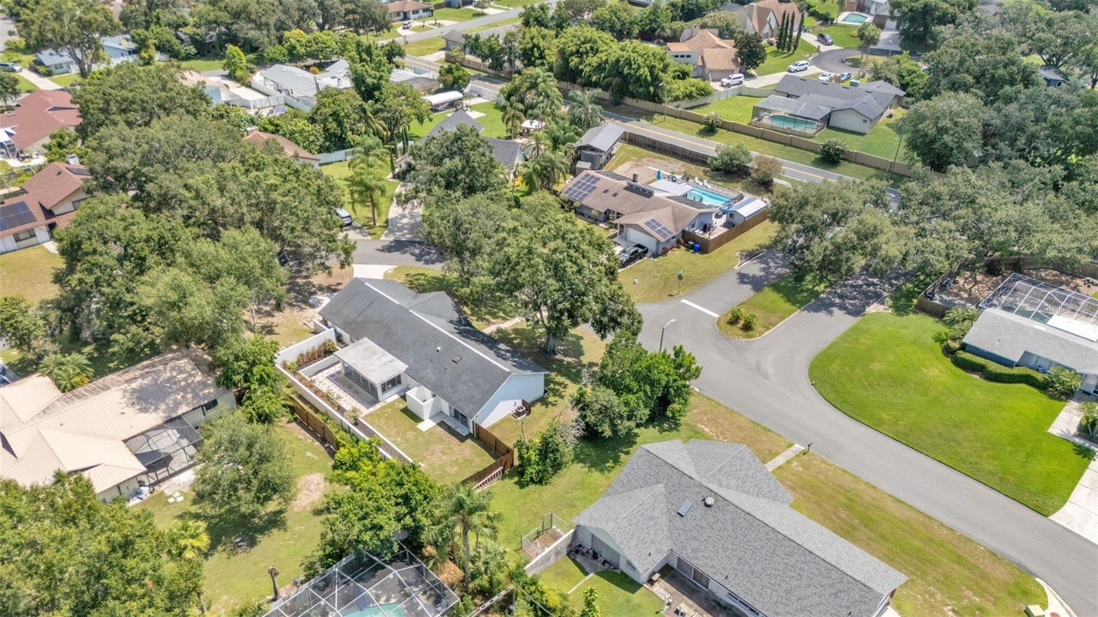 Image 9 of 42 For 4825 Foxrun  