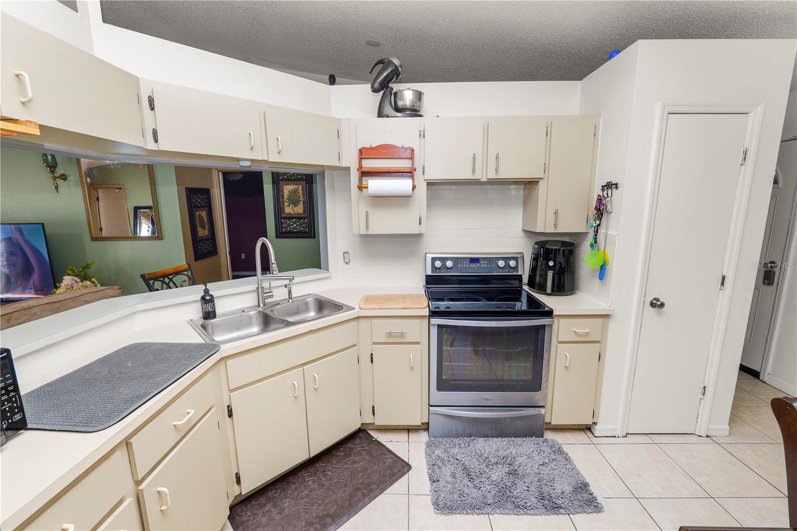 Image 13 of 32 For 1678 Blossom Circle W