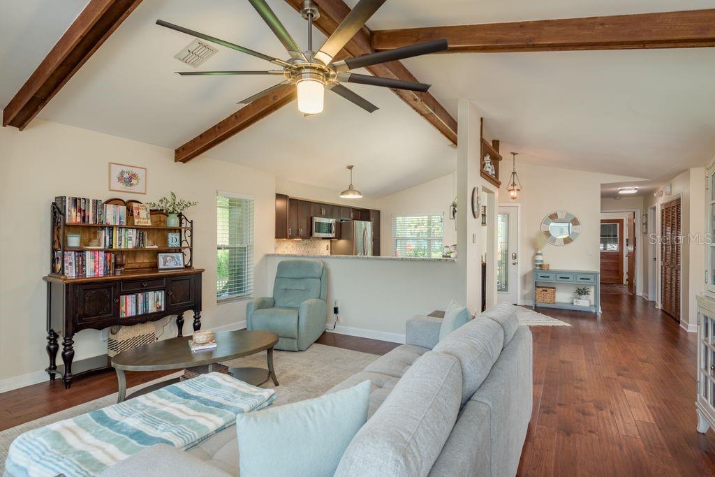 Listing photo id 10 for 6312 Spoonbill Drive