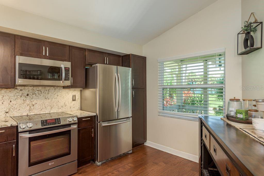 Listing photo id 12 for 6312 Spoonbill Drive