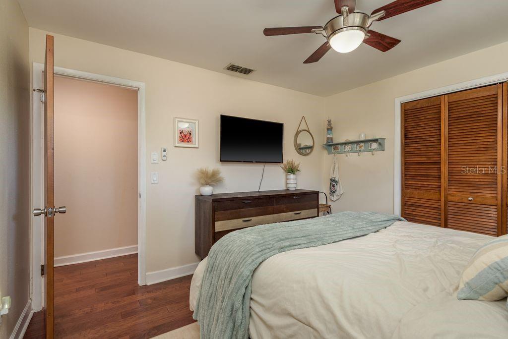 Listing photo id 19 for 6312 Spoonbill Drive