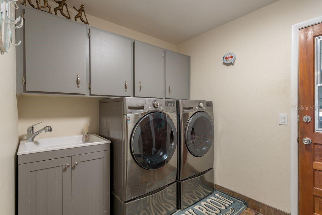 Listing photo id 21 for 6312 Spoonbill Drive