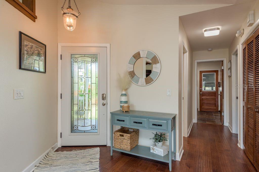 Listing photo id 3 for 6312 Spoonbill Drive