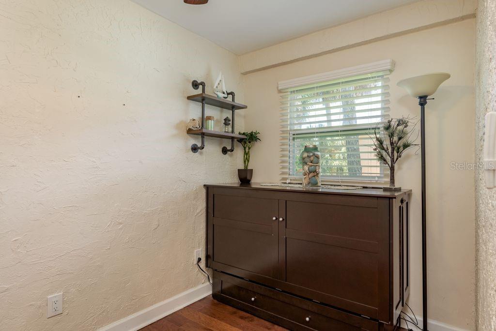 Listing photo id 5 for 6312 Spoonbill Drive