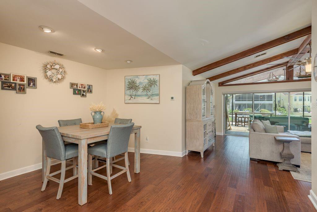 Listing photo id 6 for 6312 Spoonbill Drive