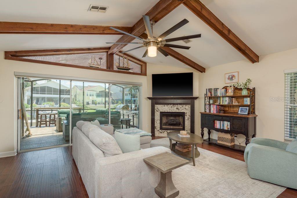 Listing photo id 7 for 6312 Spoonbill Drive