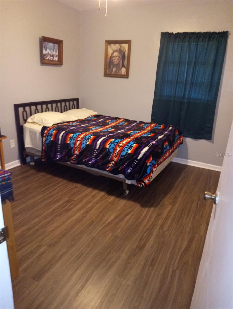 Image 11 of 19 For 411 Avenue A Se