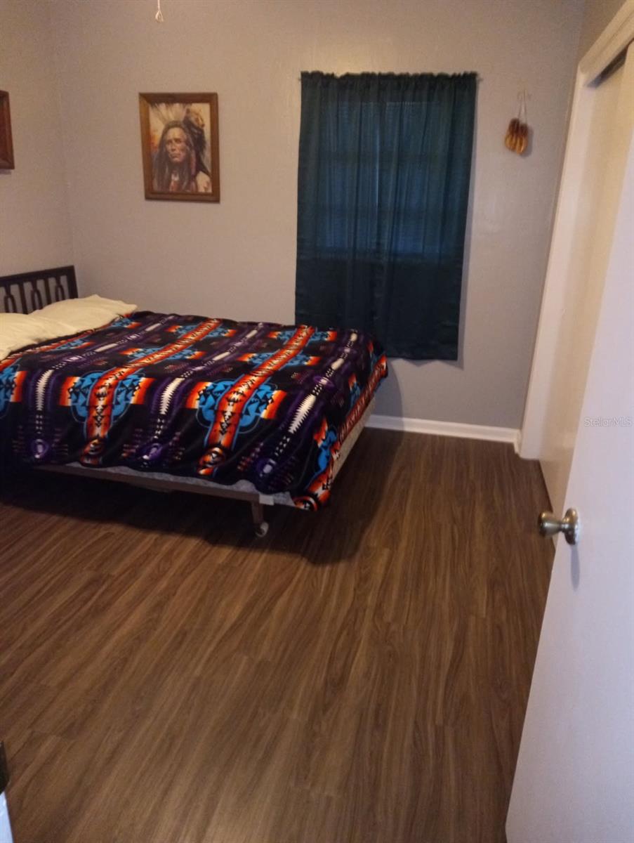 Image 12 of 19 For 411 Avenue A Se