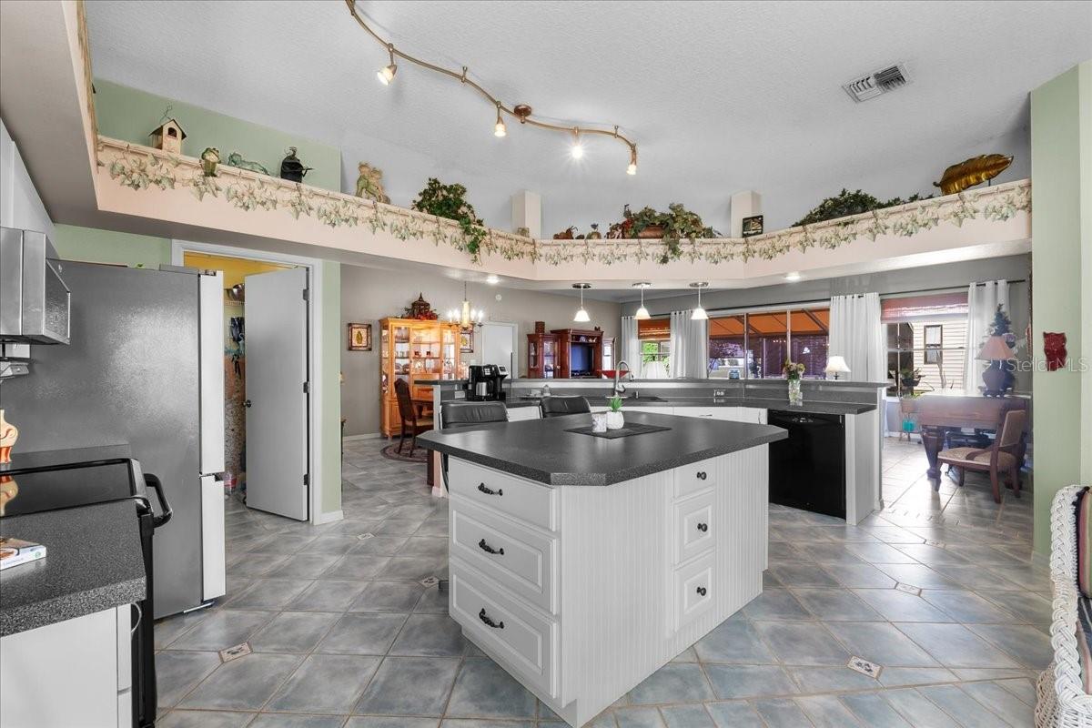 Image 12 of 90 For 6004 Sanderling Drive