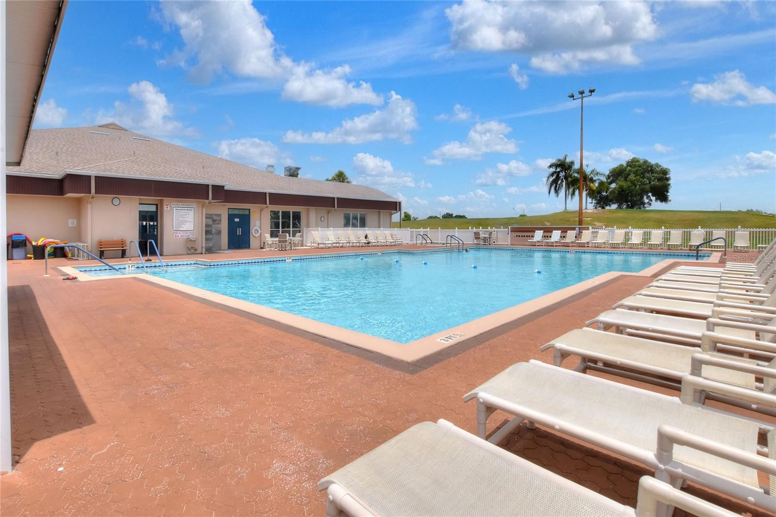 Image 84 of 90 For 6004 Sanderling Drive