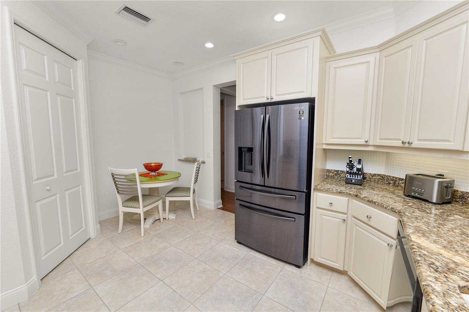 Image 10 of 44 For 2979 Mission Lakes Drive 12