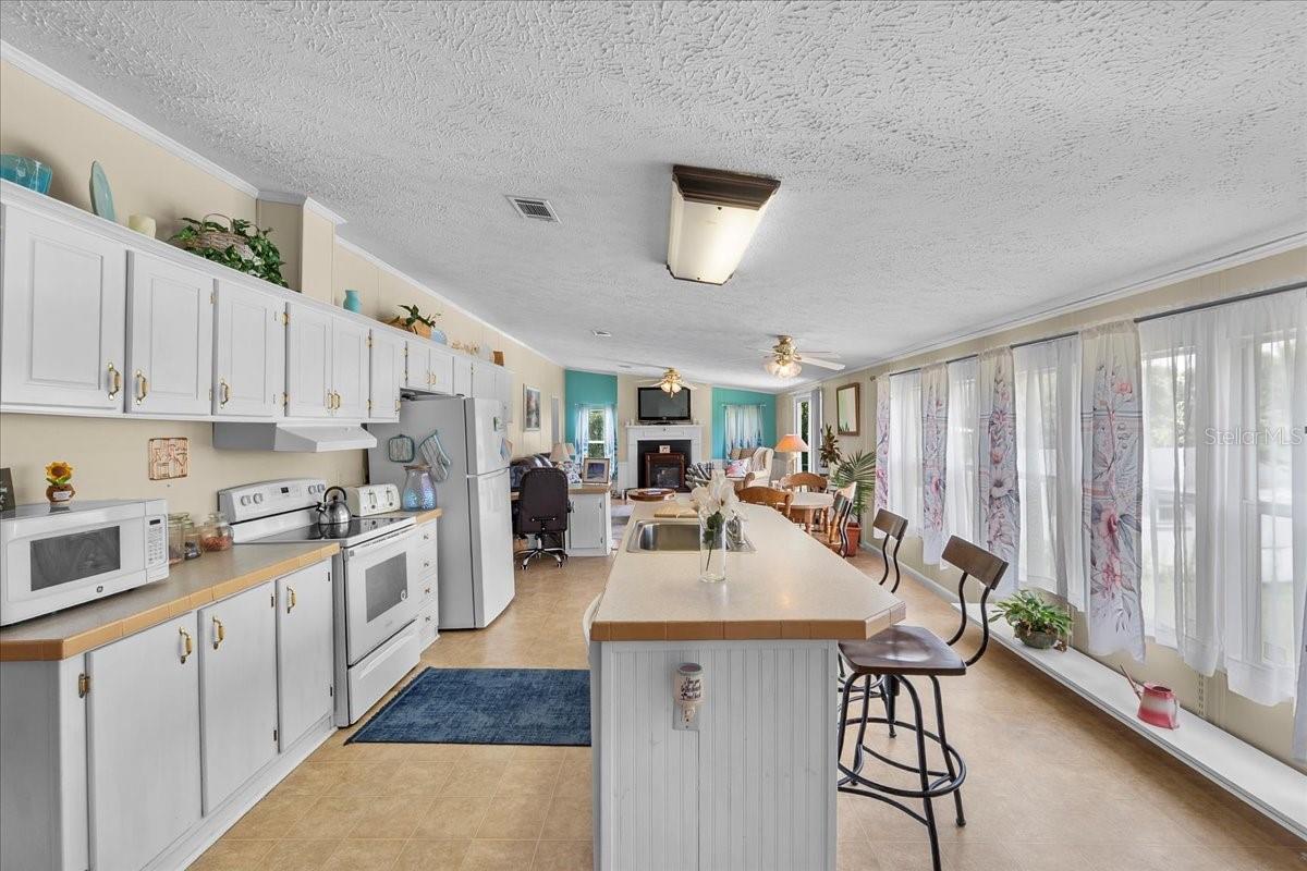 Image 11 of 47 For 483 Lindsey Drive