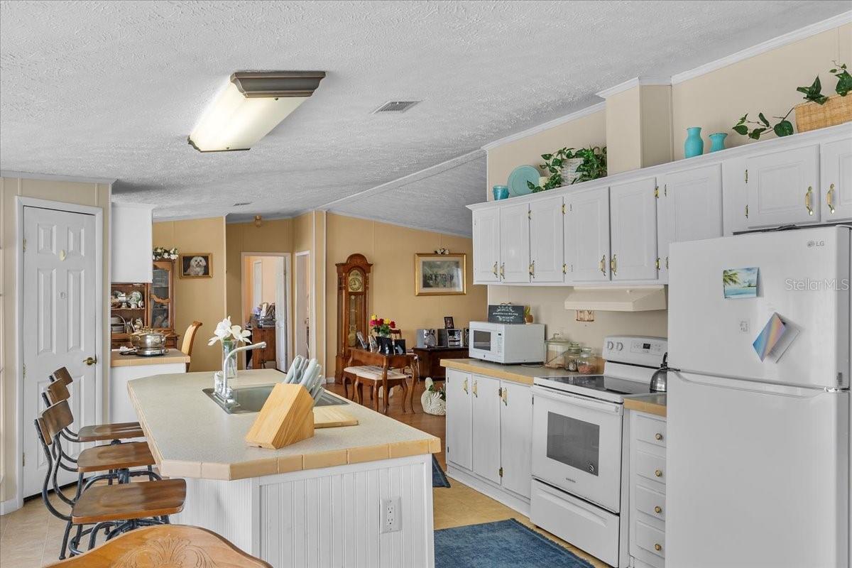 Image 13 of 47 For 483 Lindsey Drive