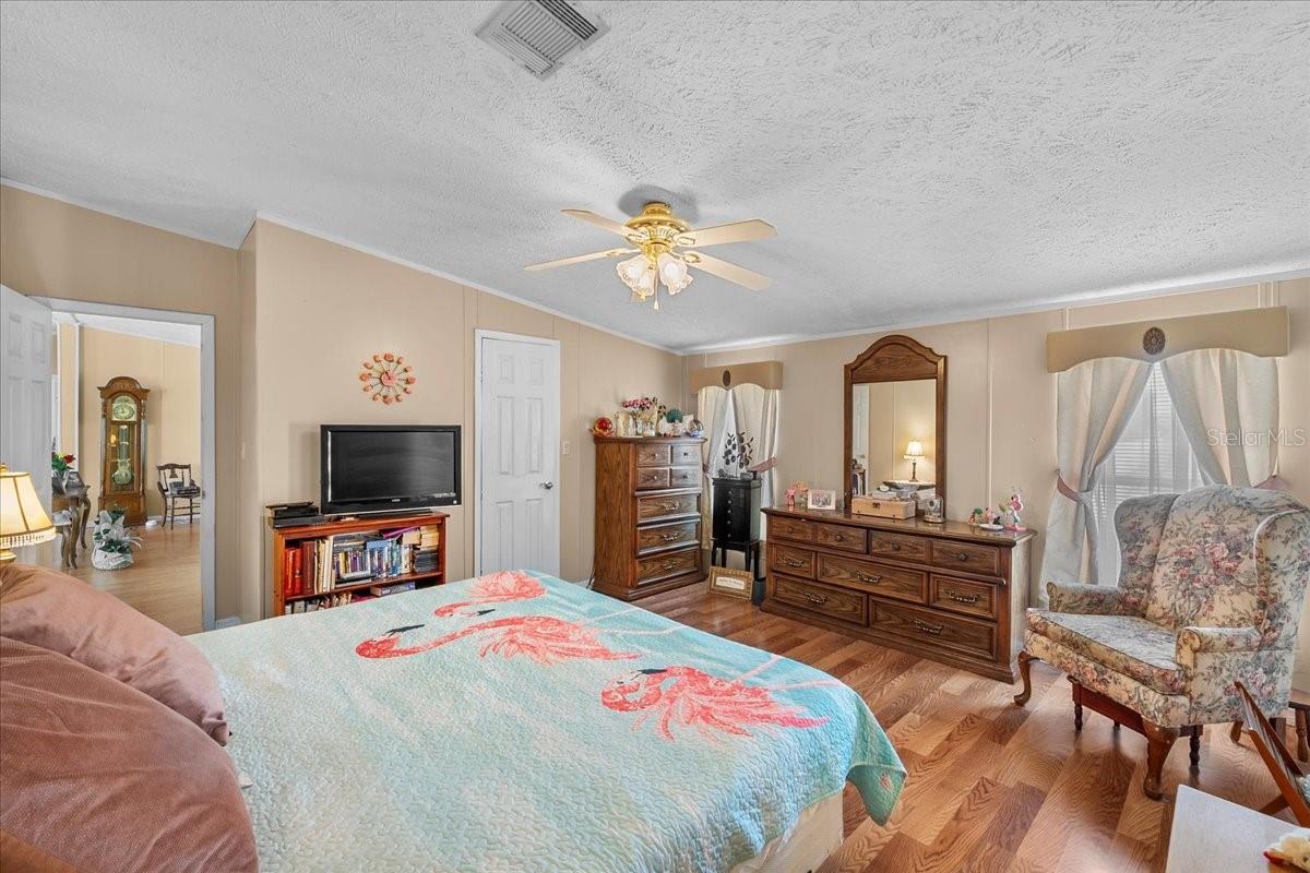 Image 20 of 47 For 483 Lindsey Drive