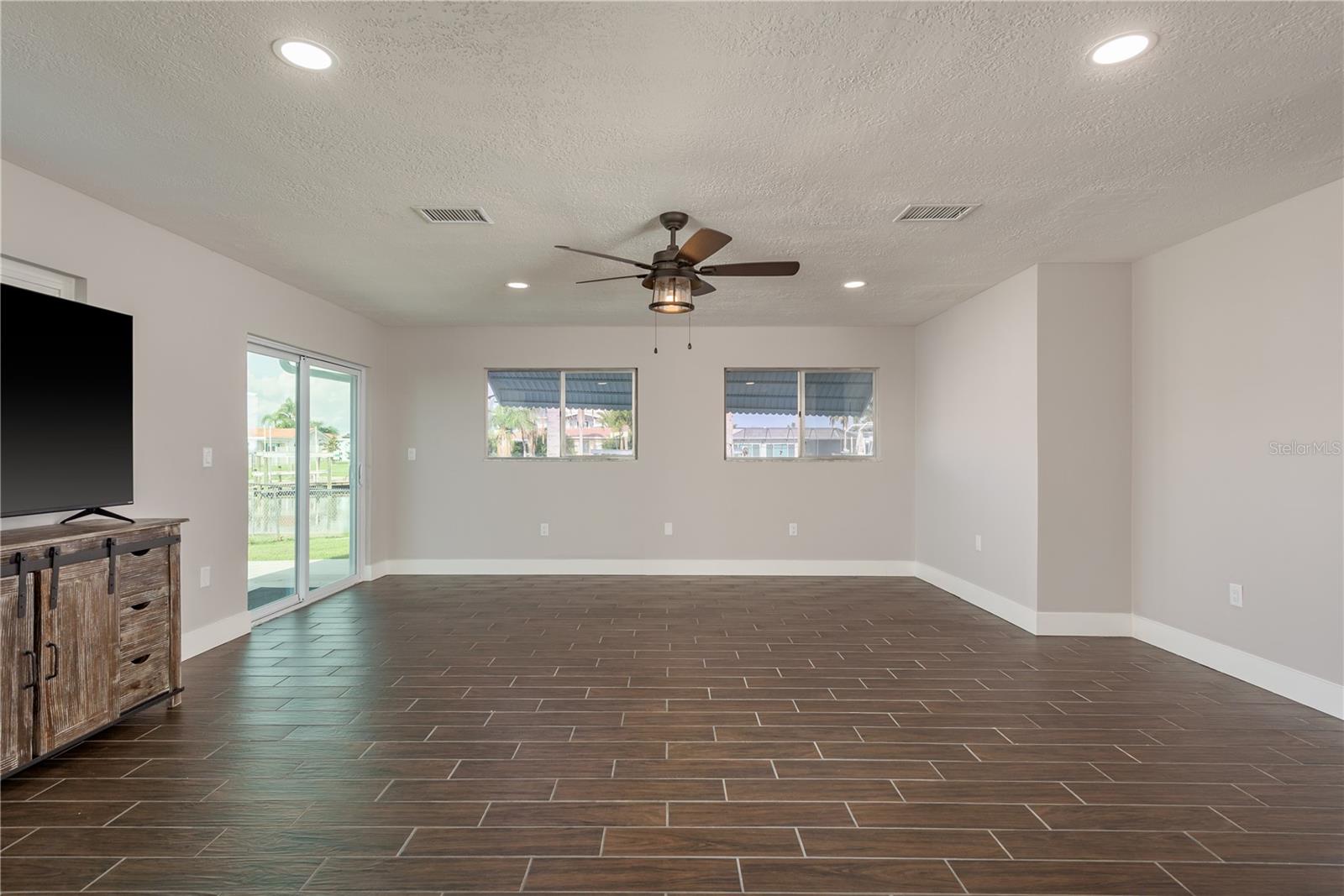 Image 17 of 54 For 4953 Blue Heron Drive