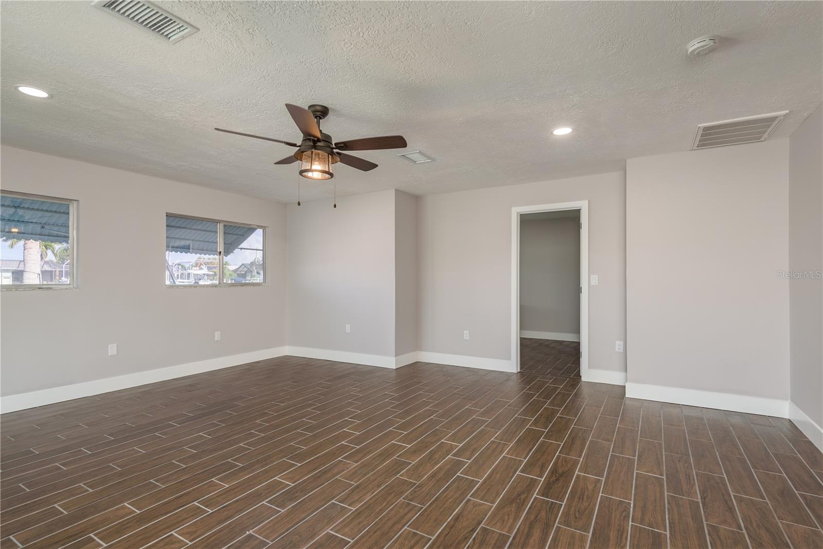 Image 19 of 54 For 4953 Blue Heron Drive