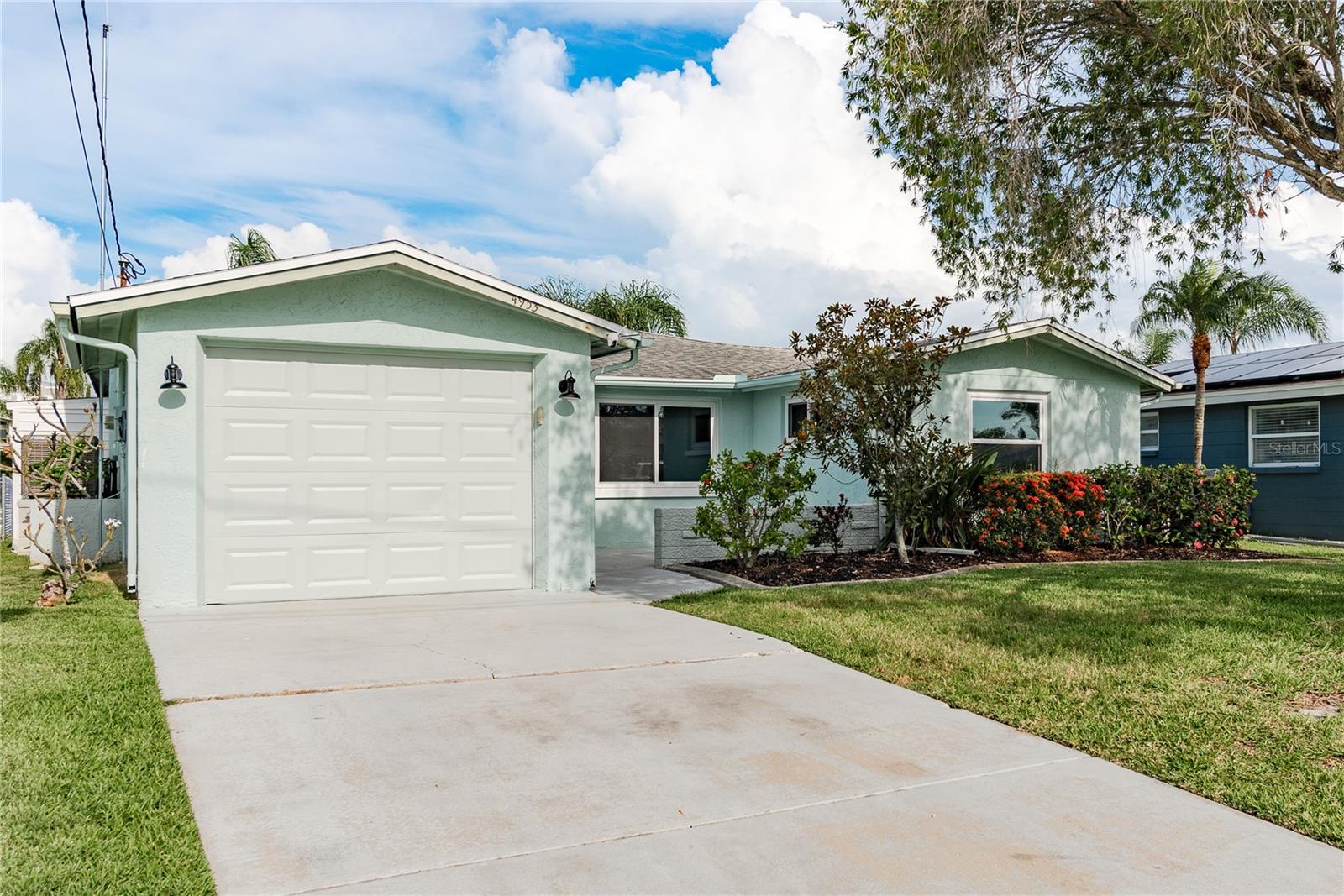 Image 2 of 54 For 4953 Blue Heron Drive