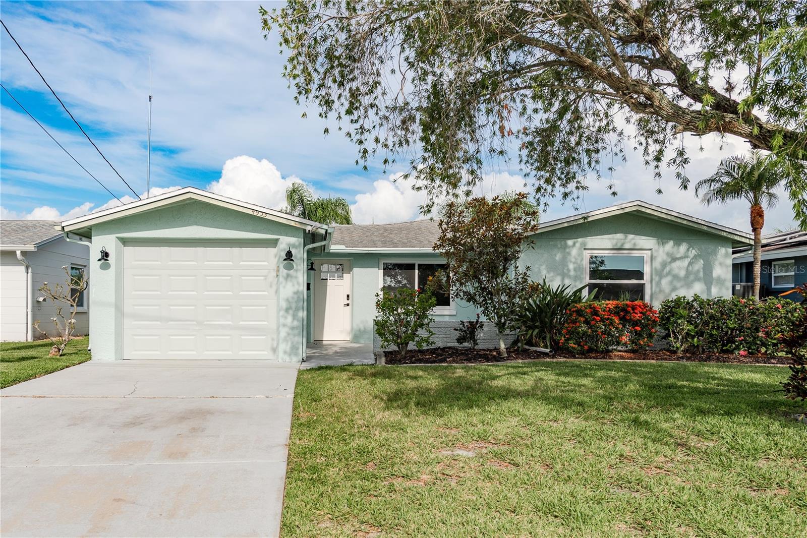 Image 3 of 54 For 4953 Blue Heron Drive