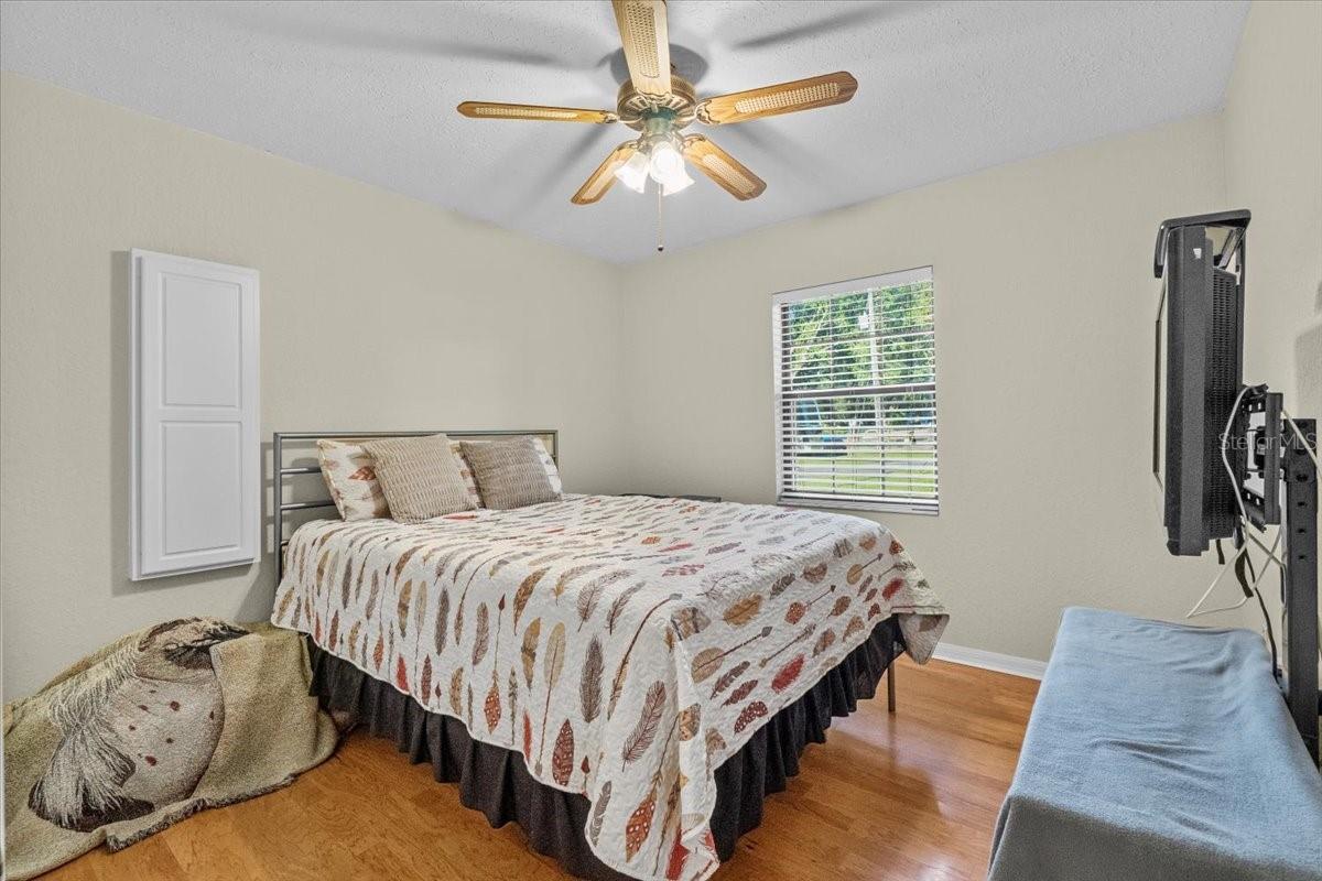 Image 22 of 54 For 1402 Clarkwood Drive