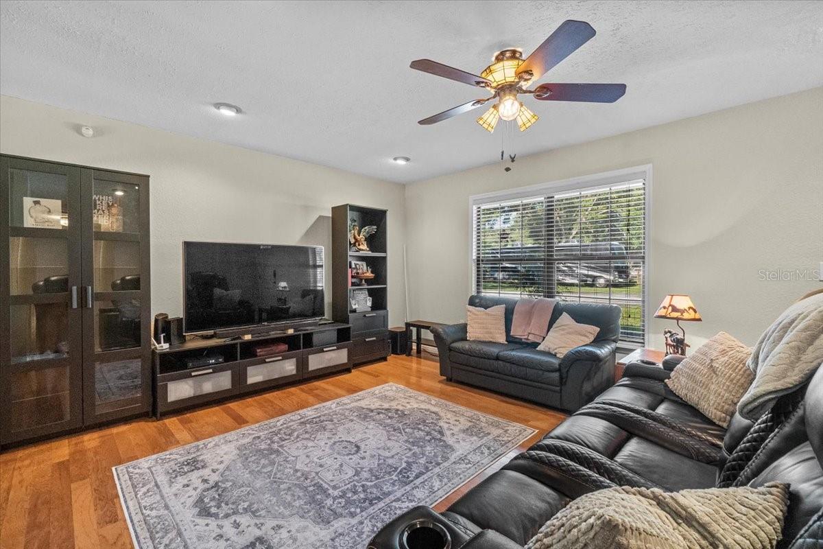 Image 7 of 54 For 1402 Clarkwood Drive