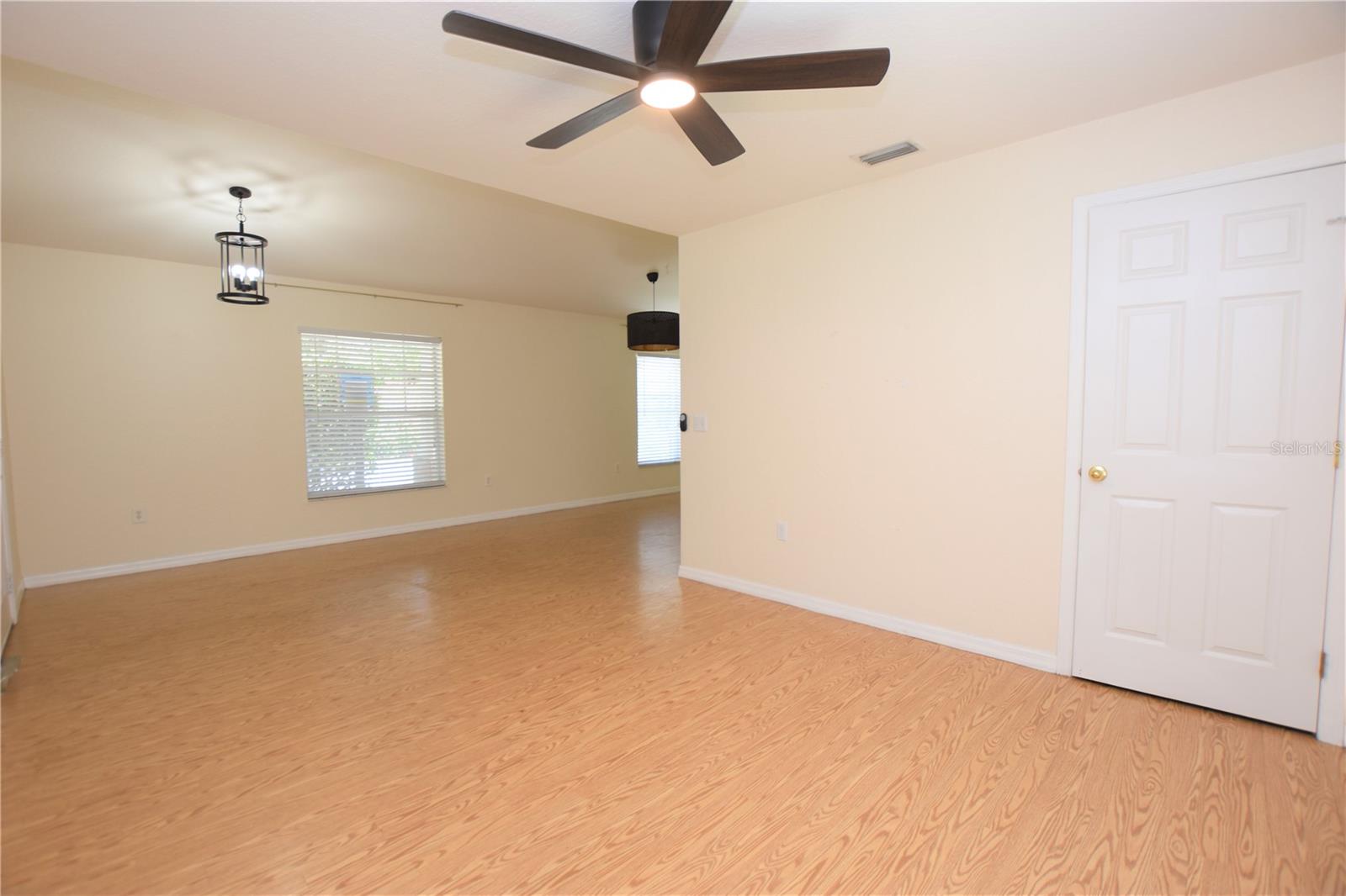 Image 6 of 23 For 302 Belmar Street