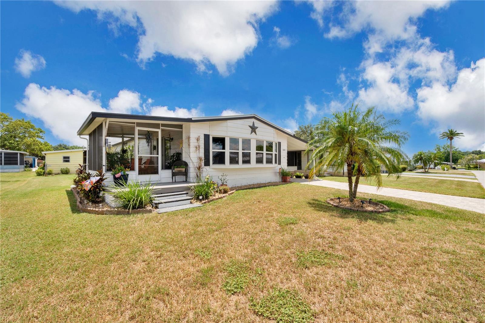 Details for 4973 Foxwood Lake Drive, LAKELAND, FL 33810