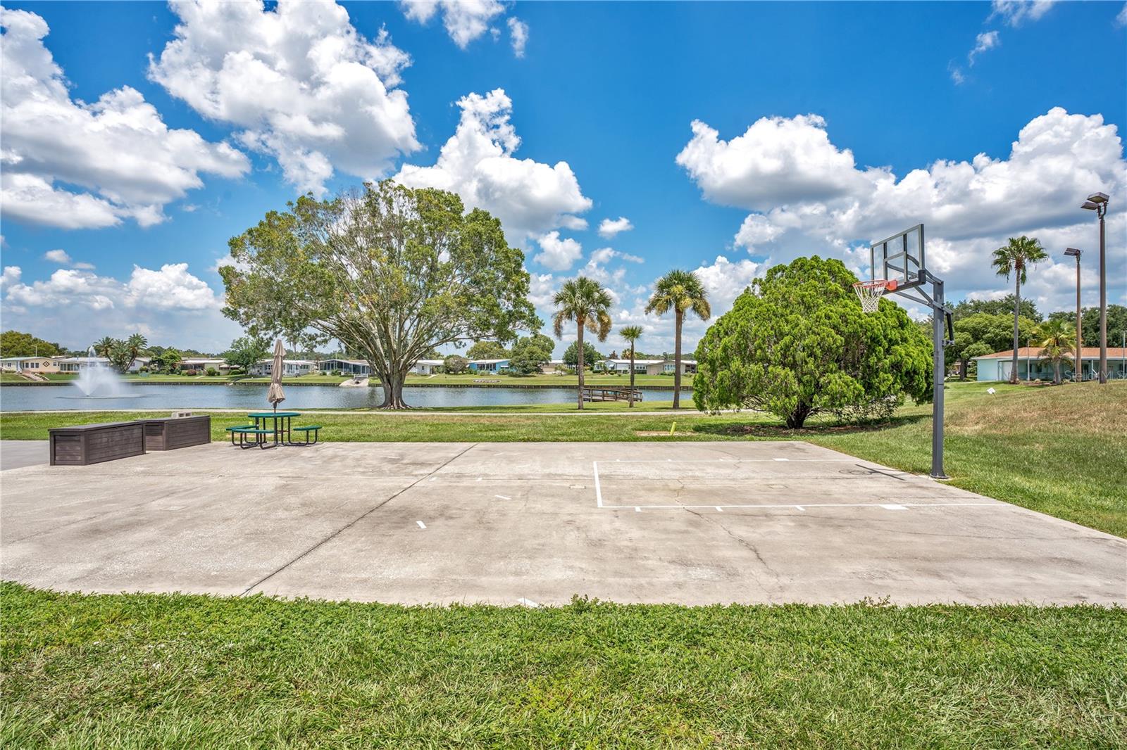 Image 30 of 41 For 4973 Foxwood Lake Drive