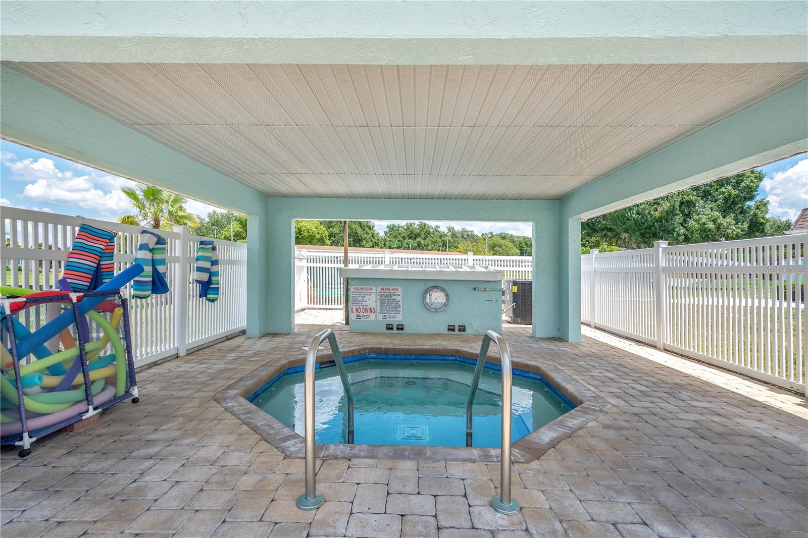 Image 32 of 41 For 4973 Foxwood Lake Drive