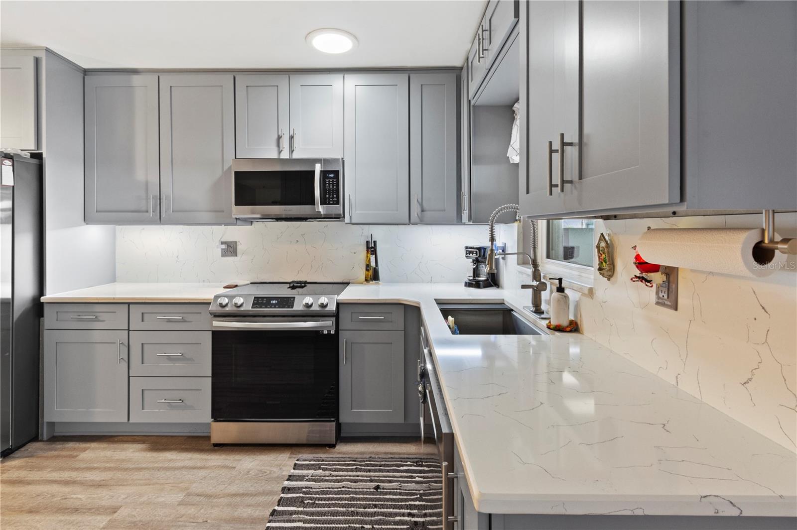 Image 11 of 47 For 1530 Avenue C Ne