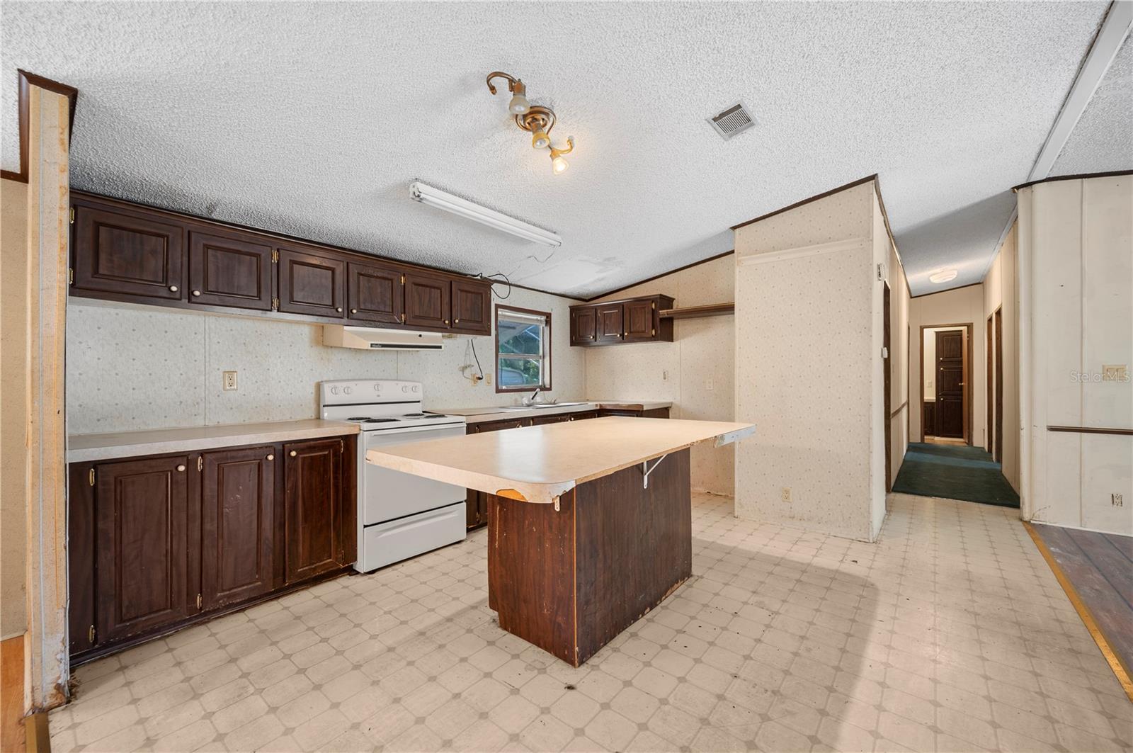 Image 11 of 53 For 10031 Fowler Avenue
