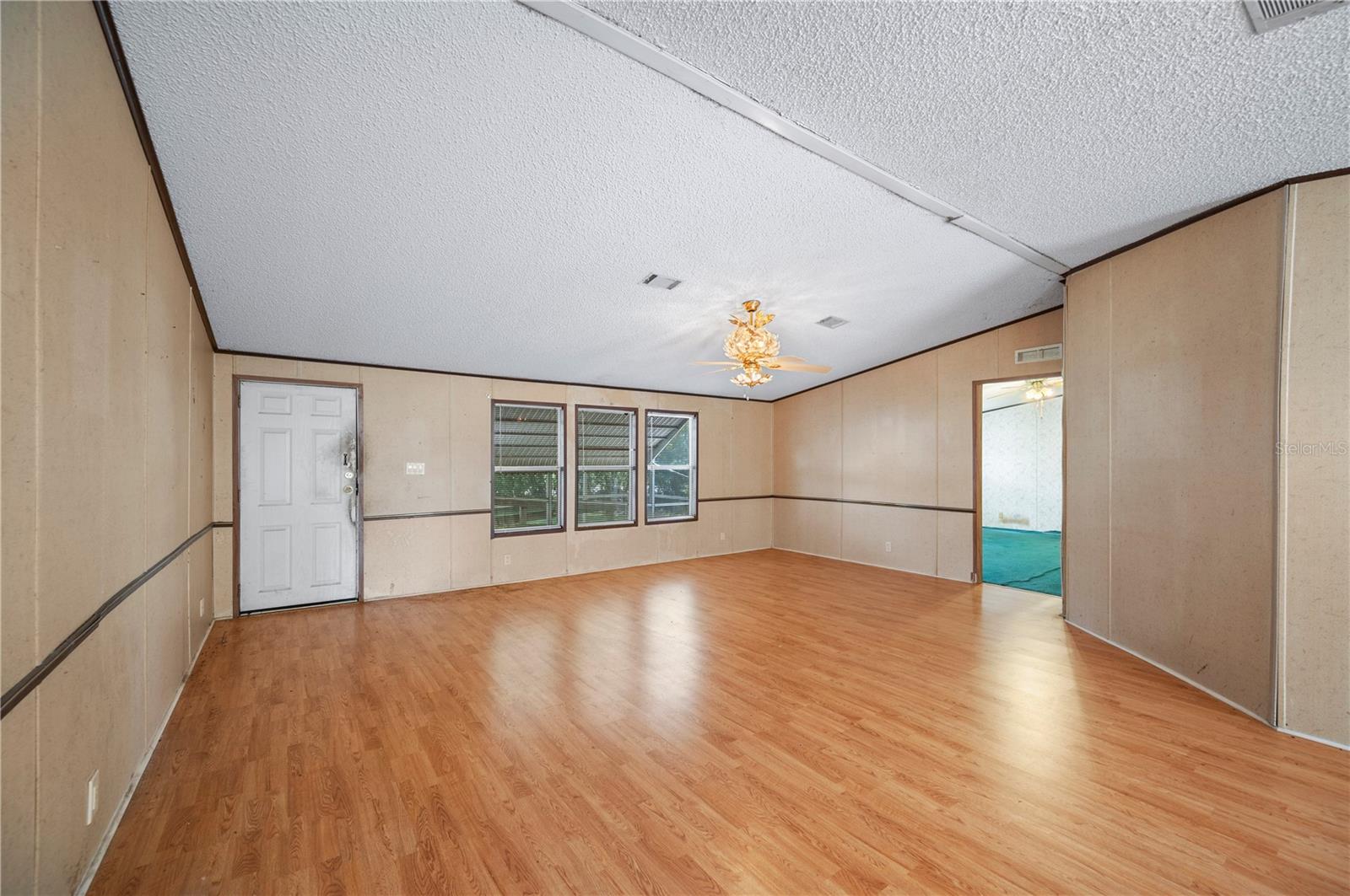 Image 6 of 53 For 10031 Fowler Avenue