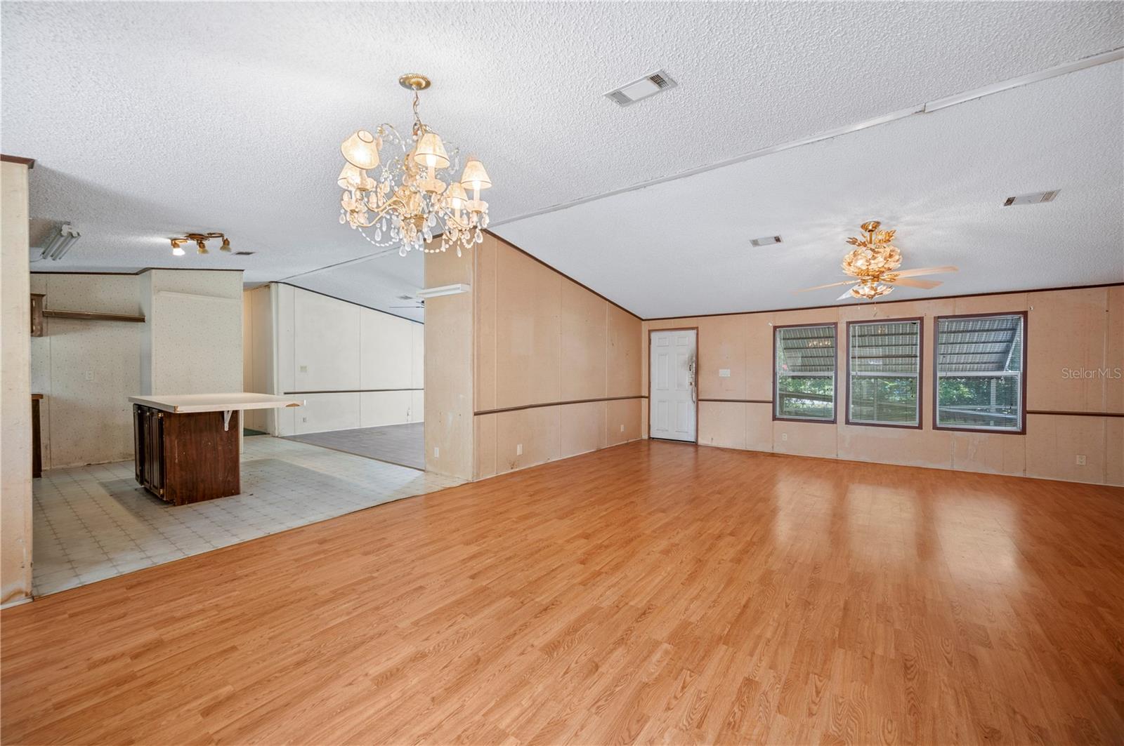 Image 9 of 53 For 10031 Fowler Avenue