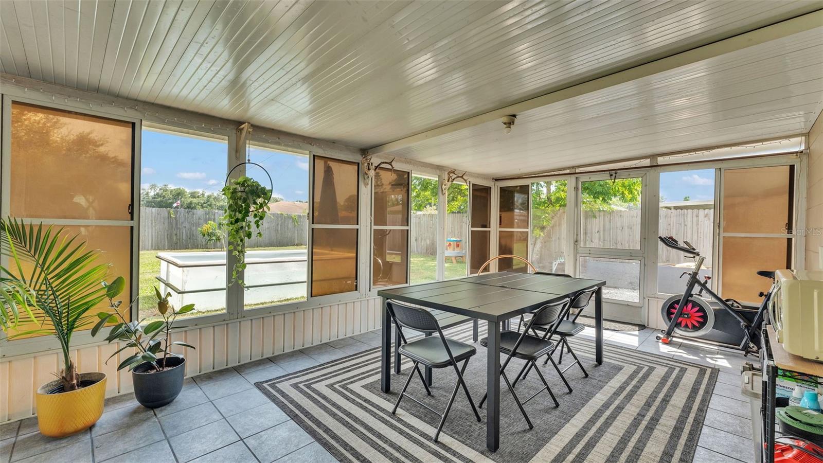 Image 15 of 44 For 2404 View Way