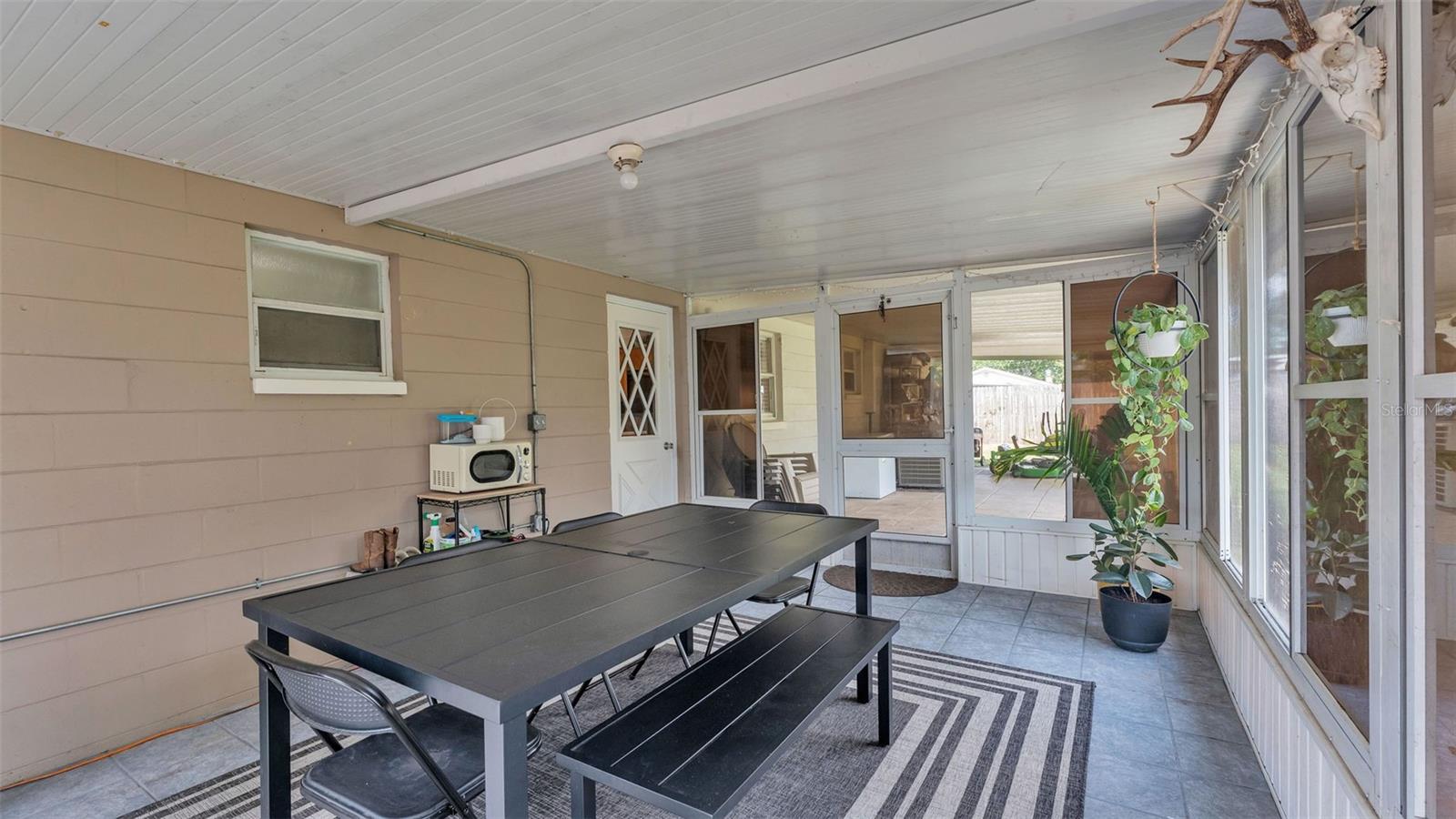Image 16 of 44 For 2404 View Way
