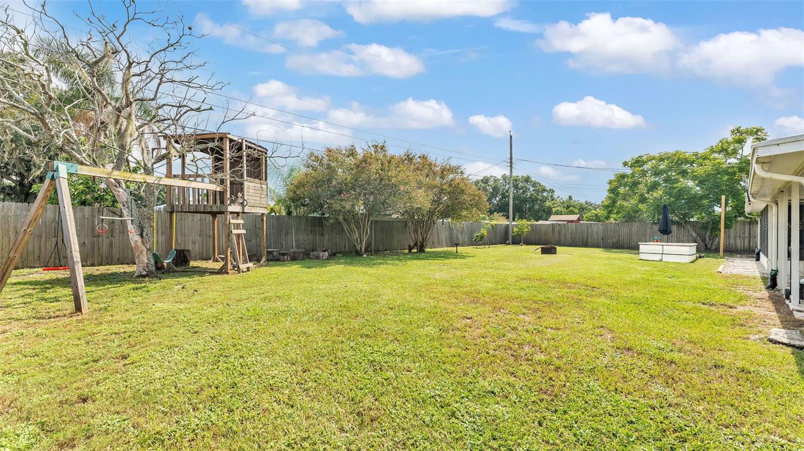 Image 17 of 44 For 2404 View Way