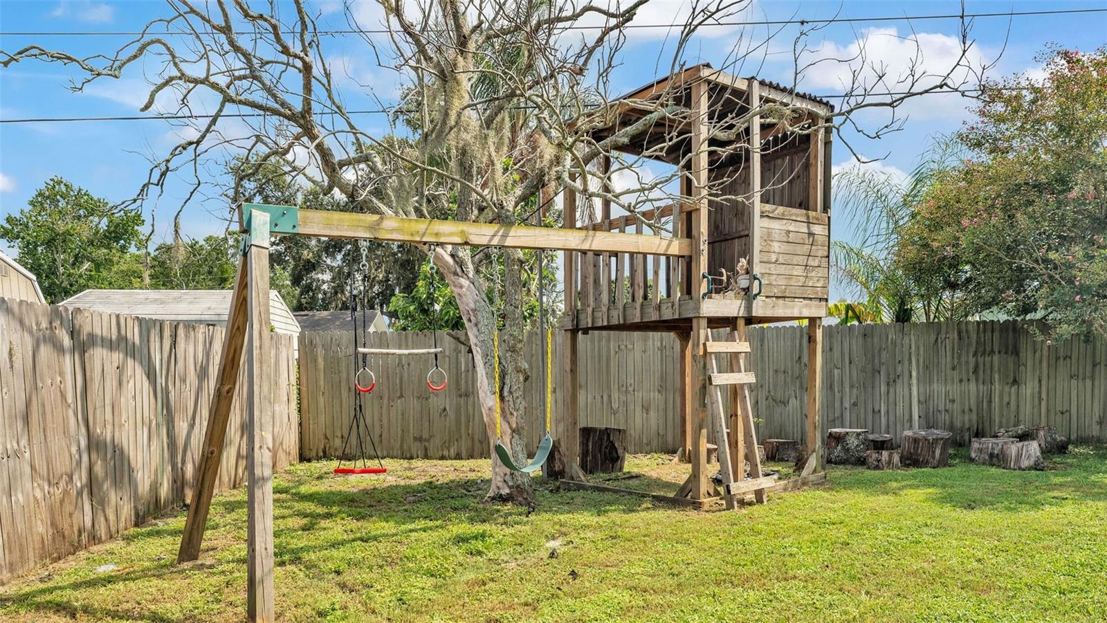 Image 18 of 44 For 2404 View Way