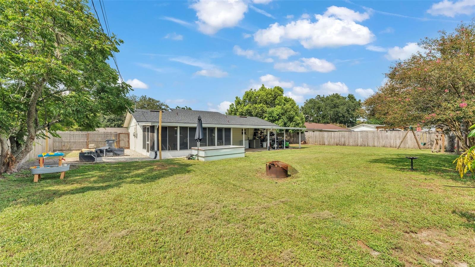 Image 19 of 44 For 2404 View Way