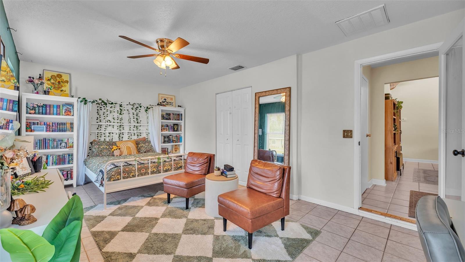 Image 37 of 44 For 2404 View Way